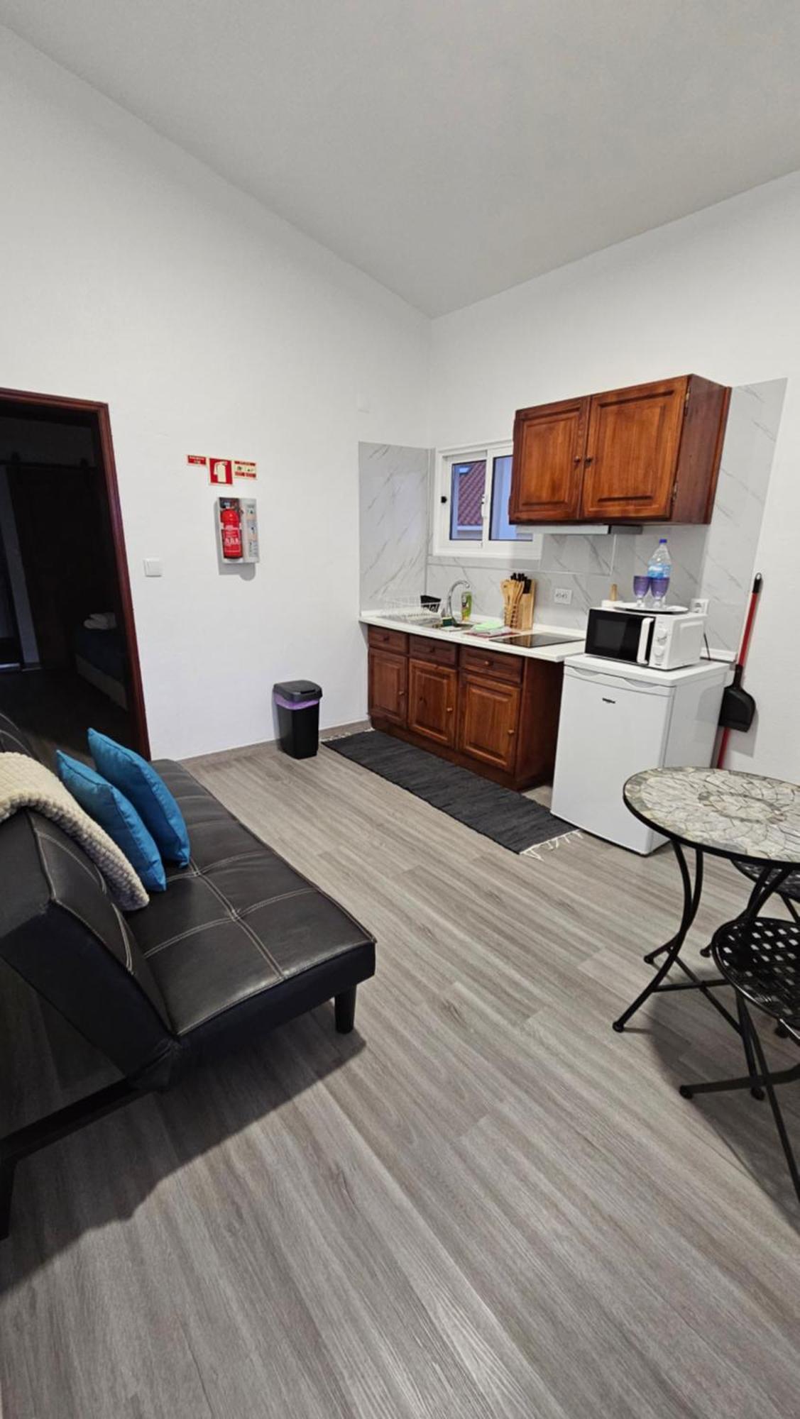 Sunset Star With Sea View Apartment Калхета Екстериор снимка