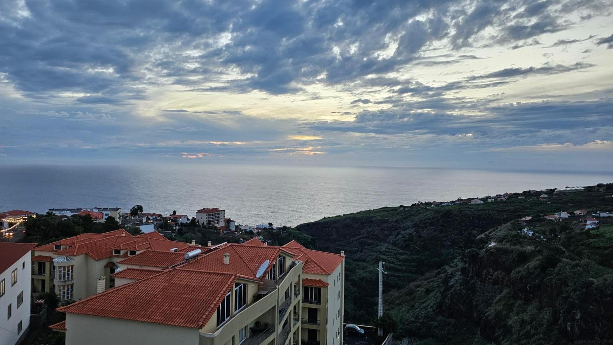 Sunset Star With Sea View Apartment Калхета Екстериор снимка