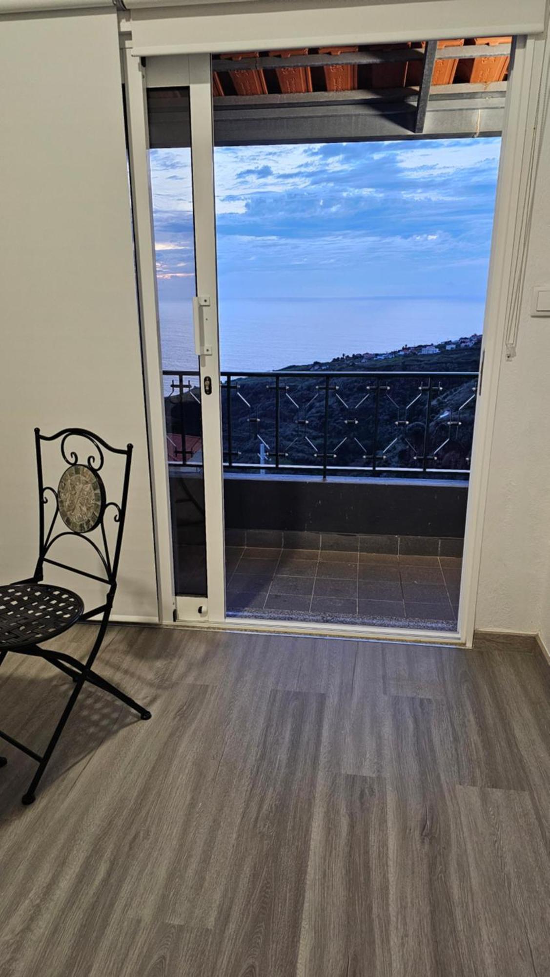 Sunset Star With Sea View Apartment Калхета Екстериор снимка