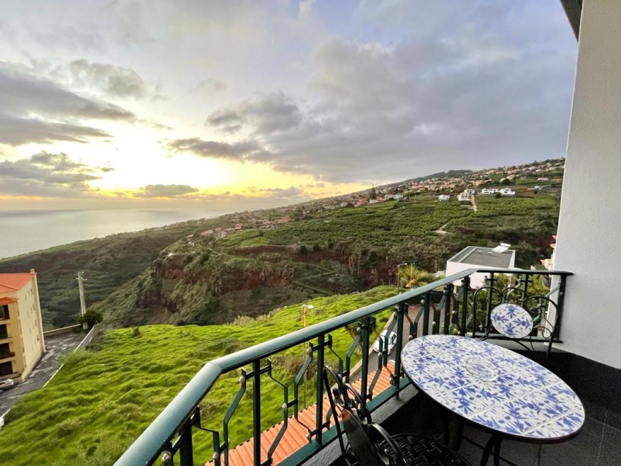 Sunset Star With Sea View Apartment Калхета Екстериор снимка