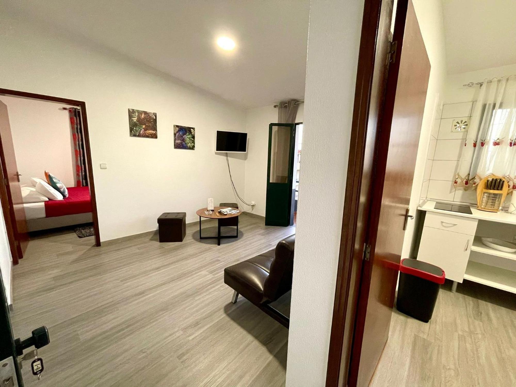 Sunset Star With Sea View Apartment Калхета Екстериор снимка