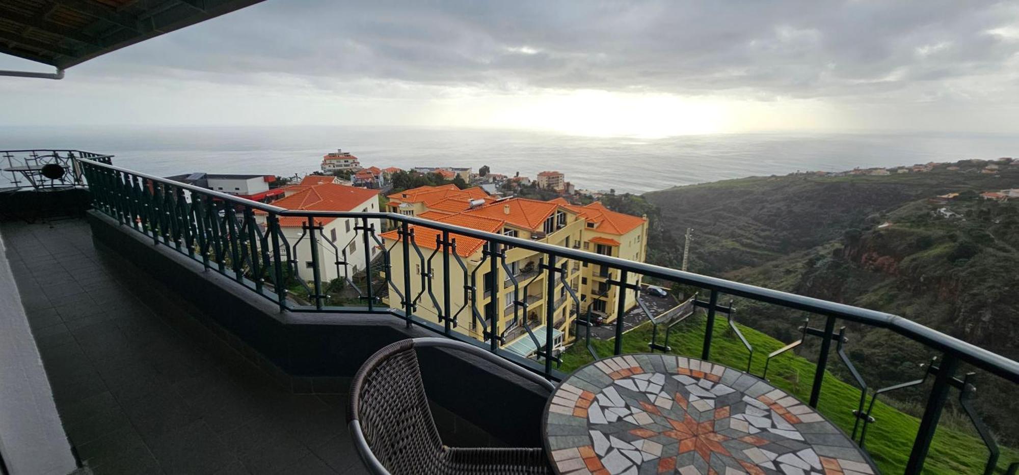 Sunset Star With Sea View Apartment Калхета Екстериор снимка
