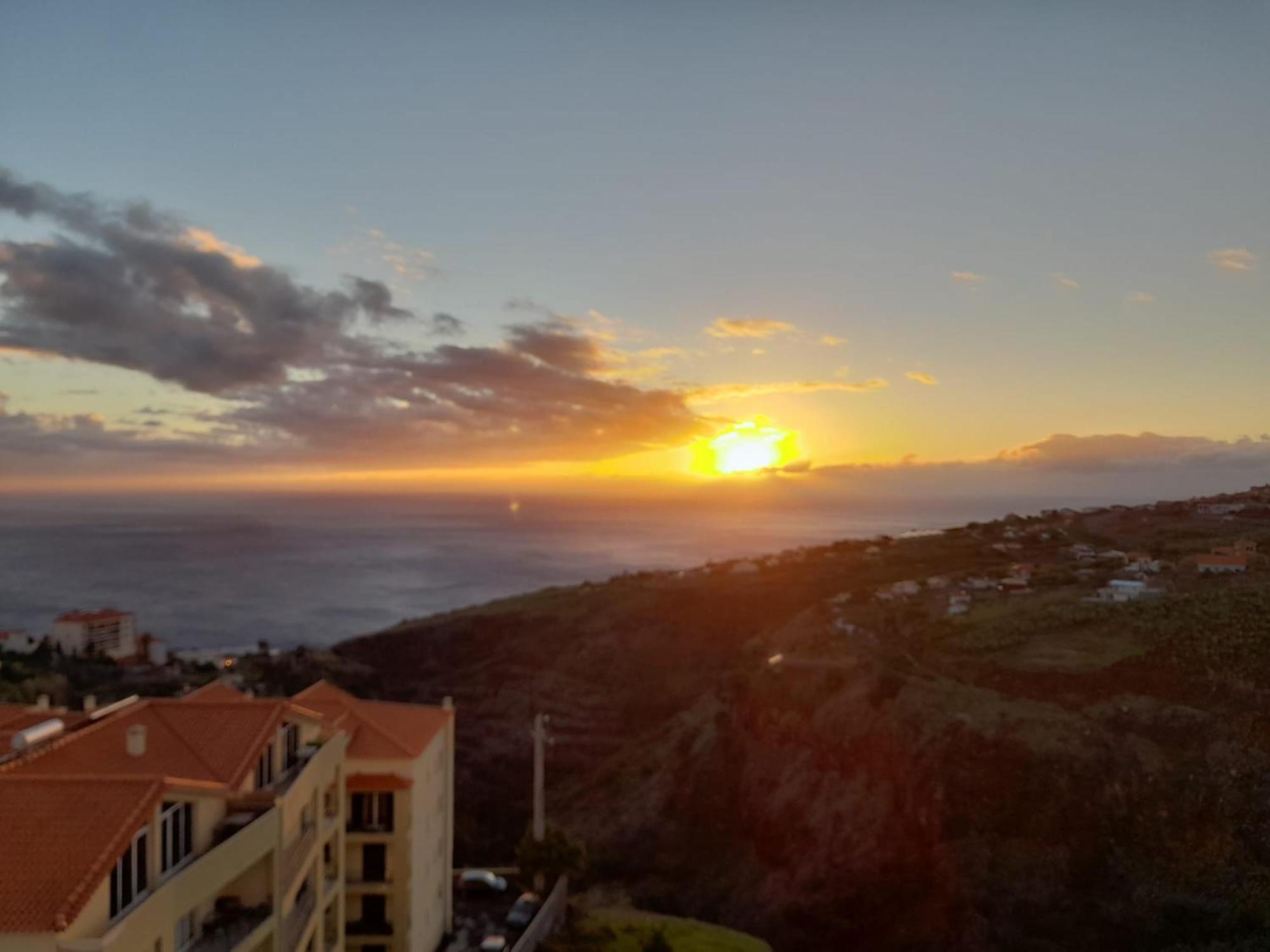 Sunset Star With Sea View Apartment Калхета Екстериор снимка